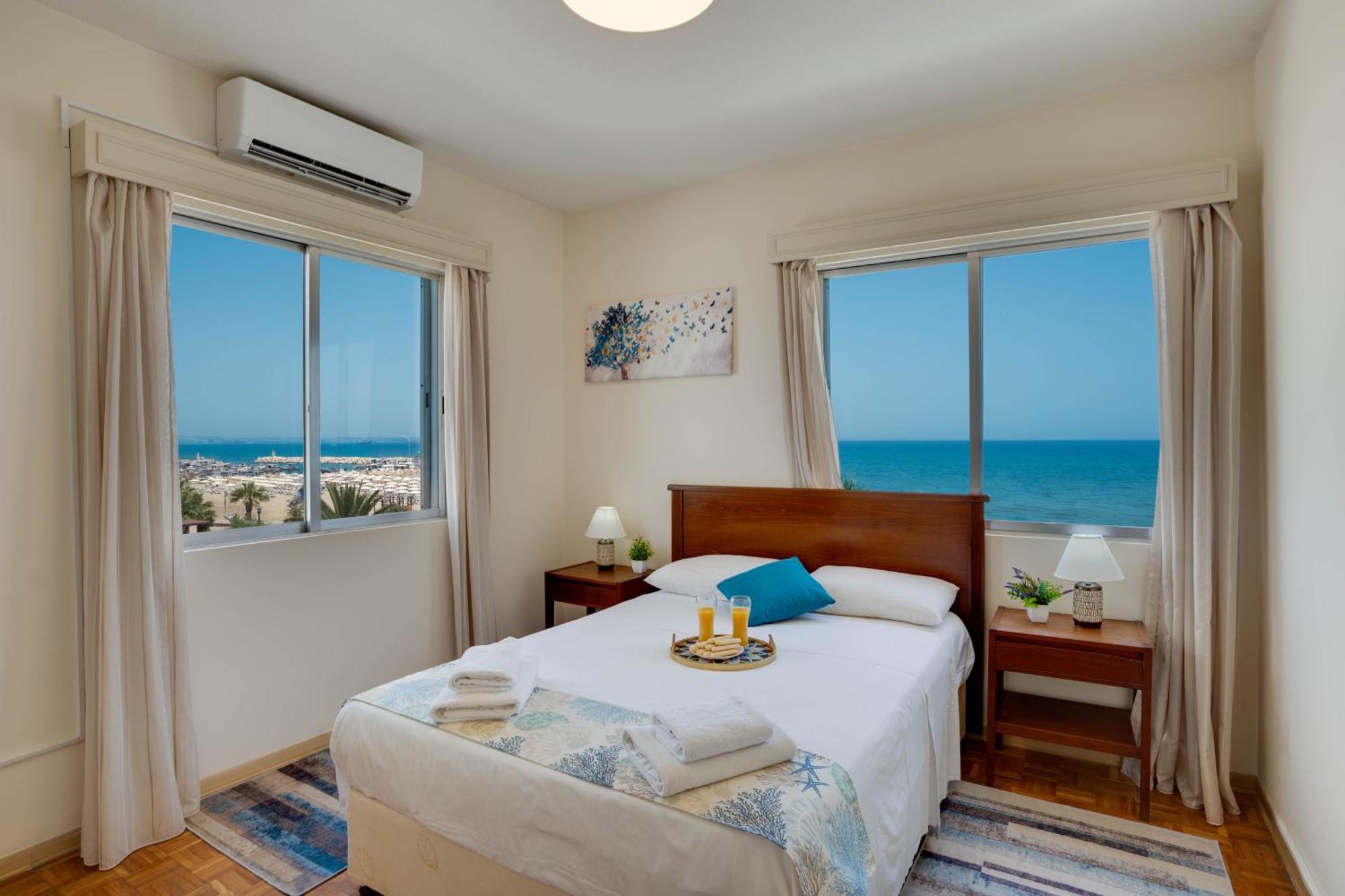 Makenzy Sandy Beachfront Paradise 拉纳卡 外观 照片